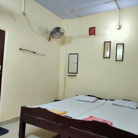 Chandrupal Lodging Гувахати Экстерьер фото