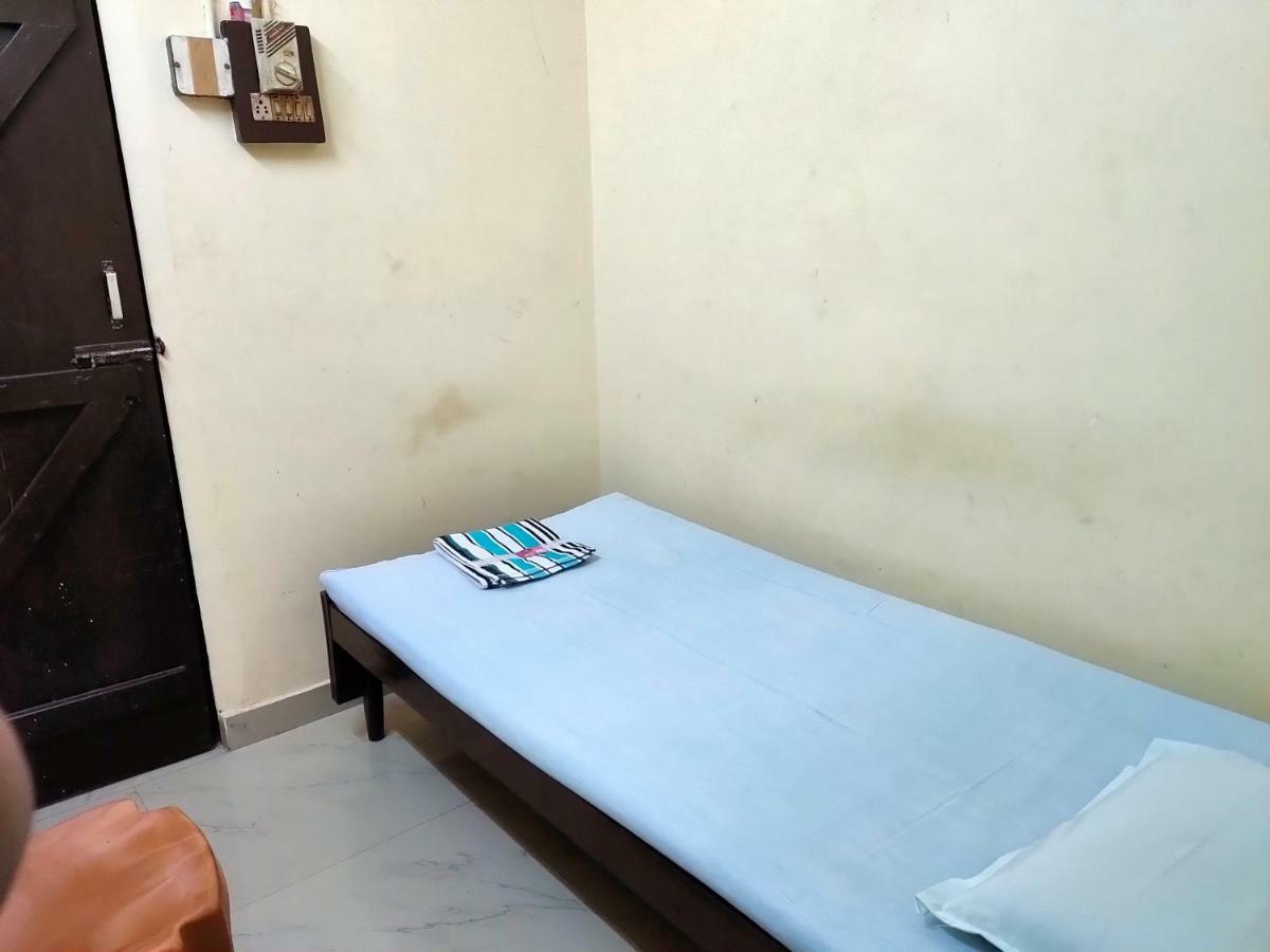 Chandrupal Lodging Гувахати Экстерьер фото