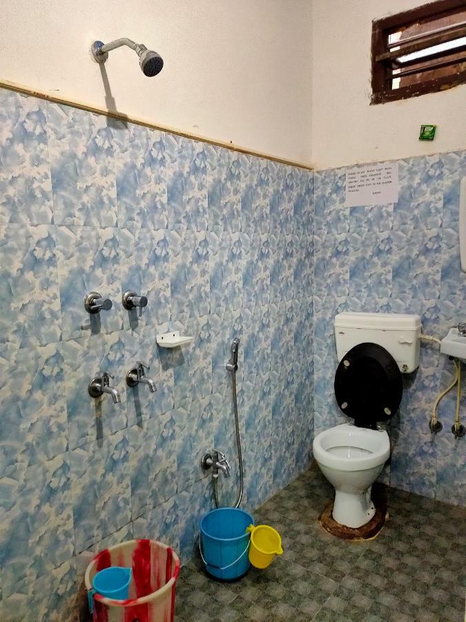 Chandrupal Lodging Гувахати Экстерьер фото