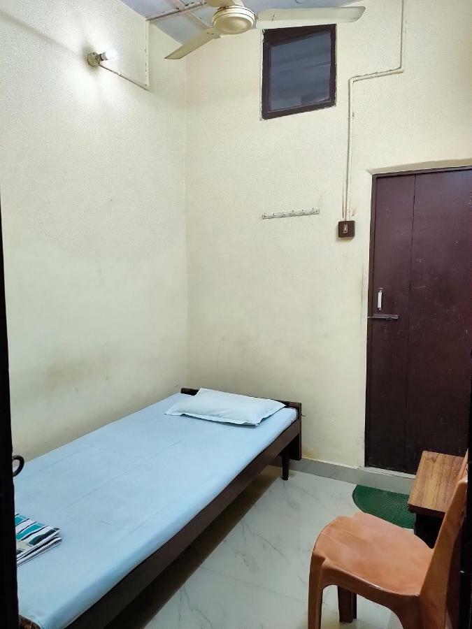 Chandrupal Lodging Гувахати Экстерьер фото