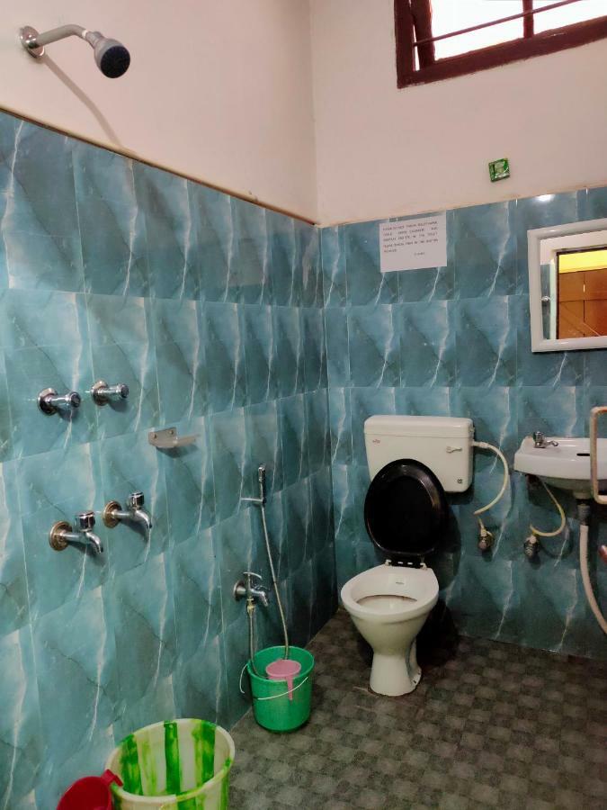 Chandrupal Lodging Гувахати Экстерьер фото