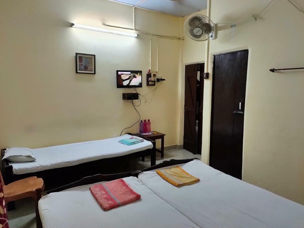 Chandrupal Lodging Гувахати Экстерьер фото