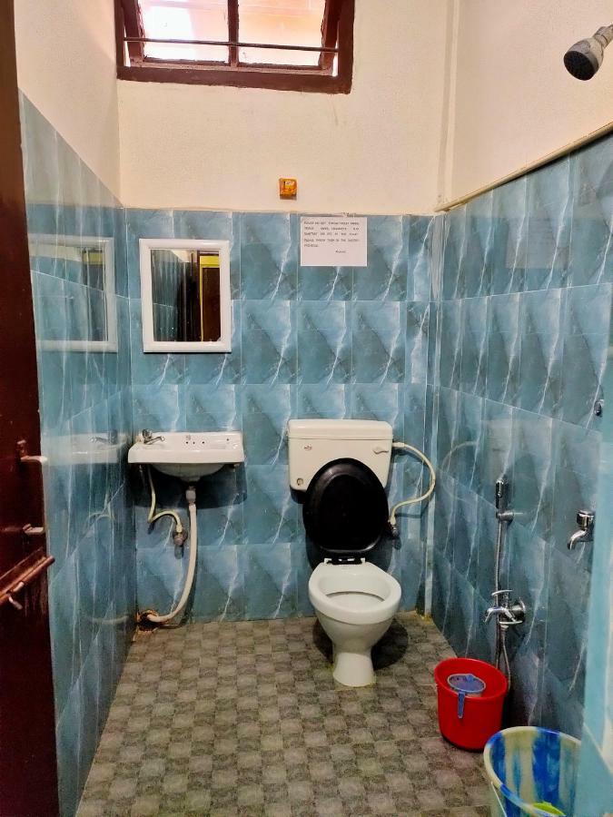 Chandrupal Lodging Гувахати Экстерьер фото