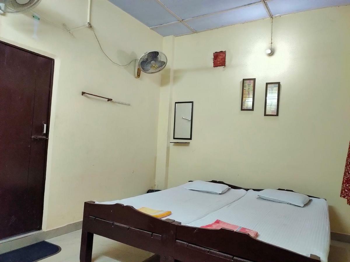 Chandrupal Lodging Гувахати Экстерьер фото